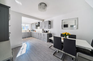 Kitchen diner angle 1- click for photo gallery